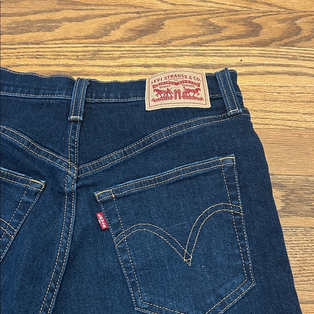 Levi's Jeans Women’s 26 Dark Blue RibCage Straight Leg Distressed - Picture 2 of 11